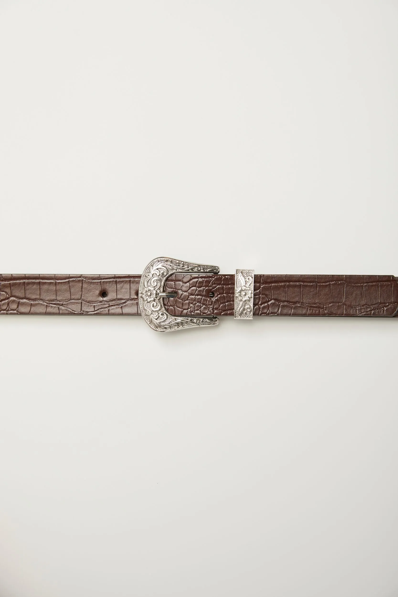 Engraved buckle belt