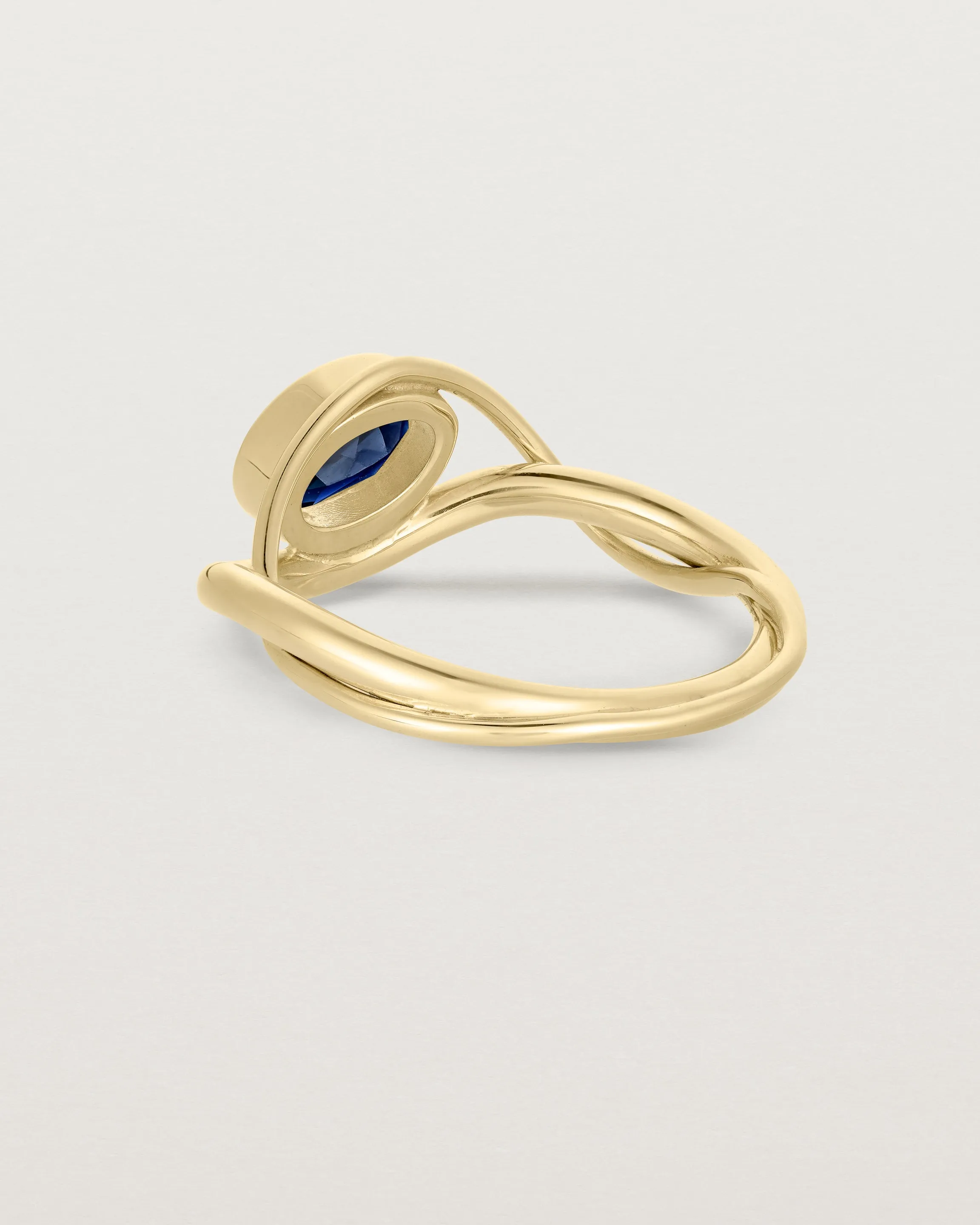 Isha Oval Ring | Australian Sapphire