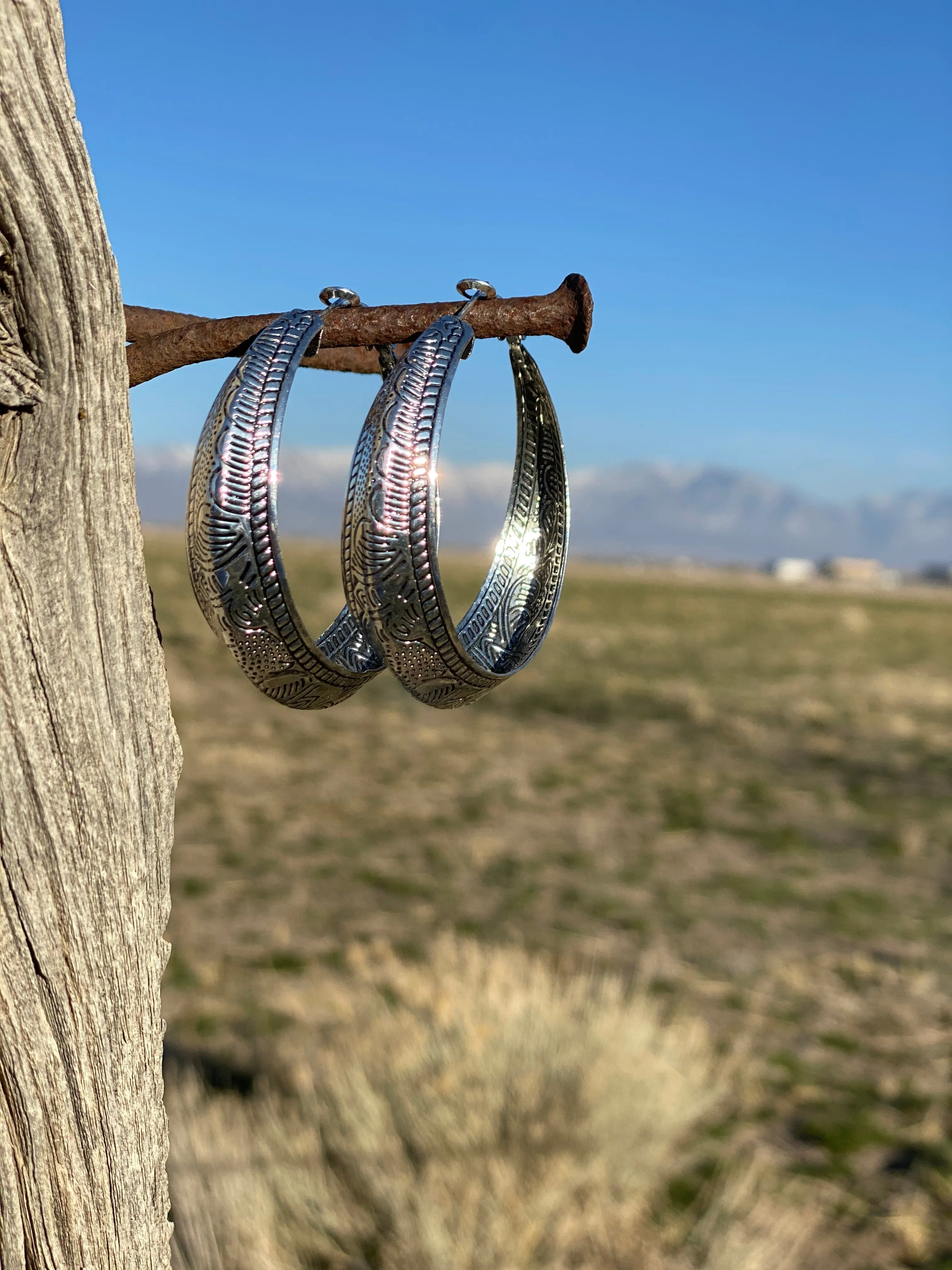 The Erda Engraved Hoop Earring